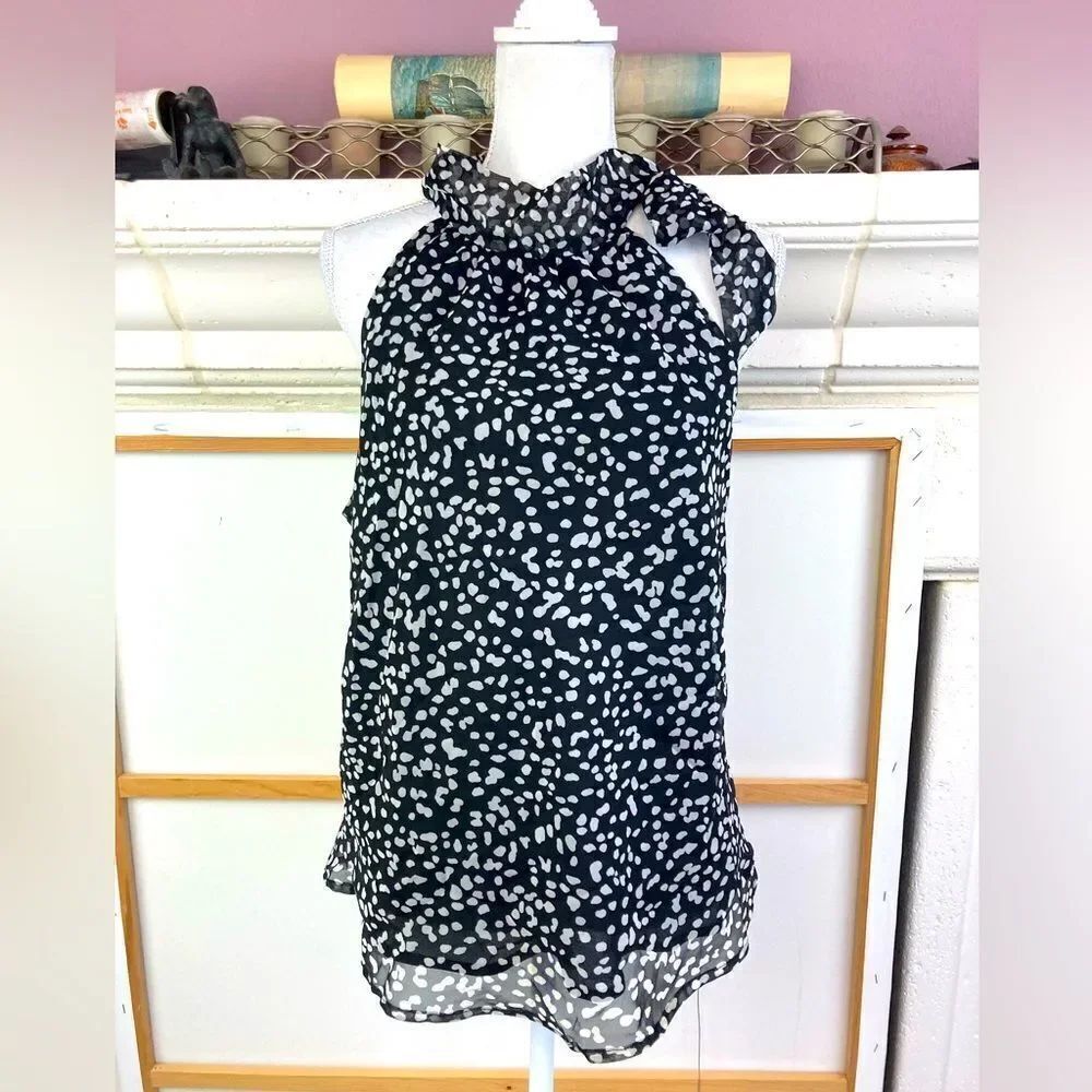 Pretty tie neck polka dot lined blouseโwear as side bow or long
